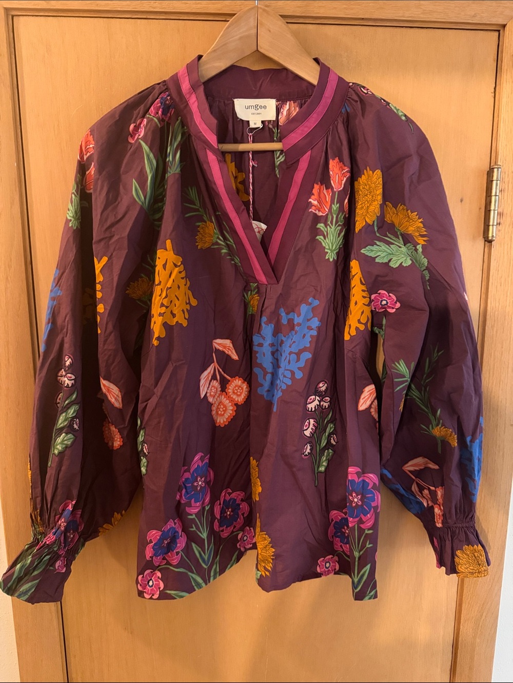 Umgee Women’s Wildflower Floral V-Neck Gather Sleeve Blouse New Burgundy Medium